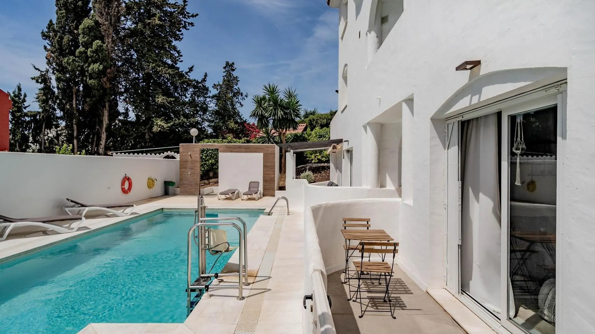 Nice 1 Bed In Nueva Andalucia Marbella 0*,  España